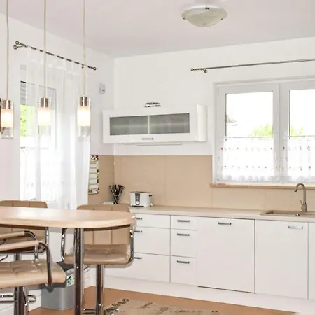 Дом отдыха 2 Bedroom Stunning In