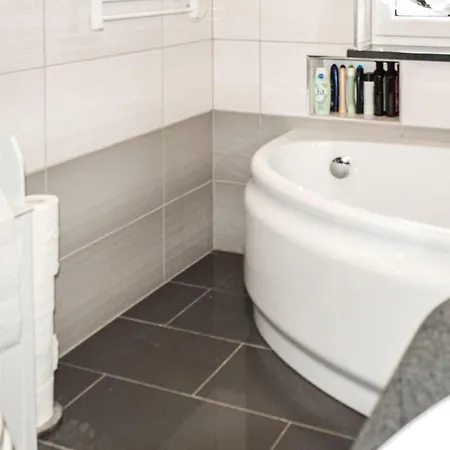 2 Bedroom Stunning In